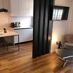 아파트 Skanderbeg Center 1 *