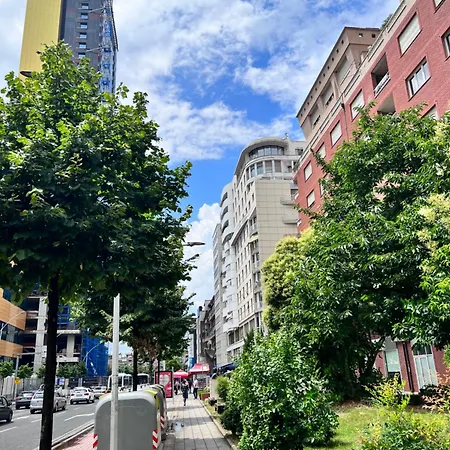 Skanderbeg Center 1 アパート ティラナ